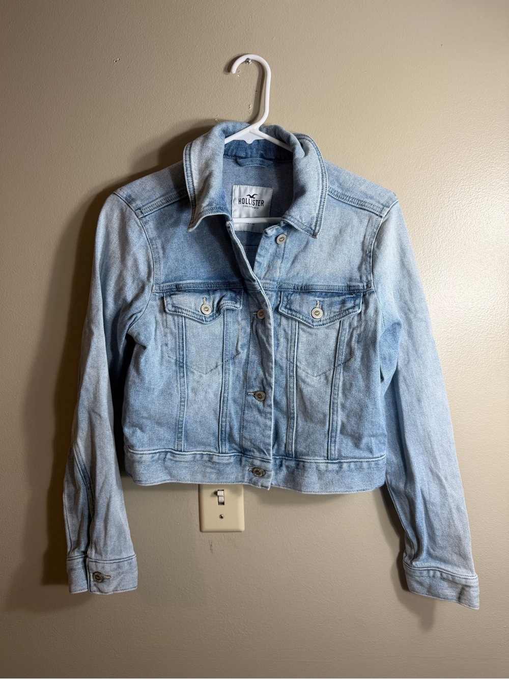 Hollister Light Wash Cropped Denim Jacket Women’s Small Trucker Jean Jacket